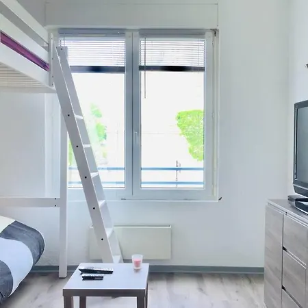 Studio Proche Universite Et Hopital - Tram A 2 Pas דירה *